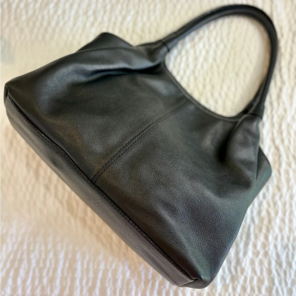 Kate Spade NY Street Stevie Shoulder Bag in EUC Very  Hip ♠️🤍!